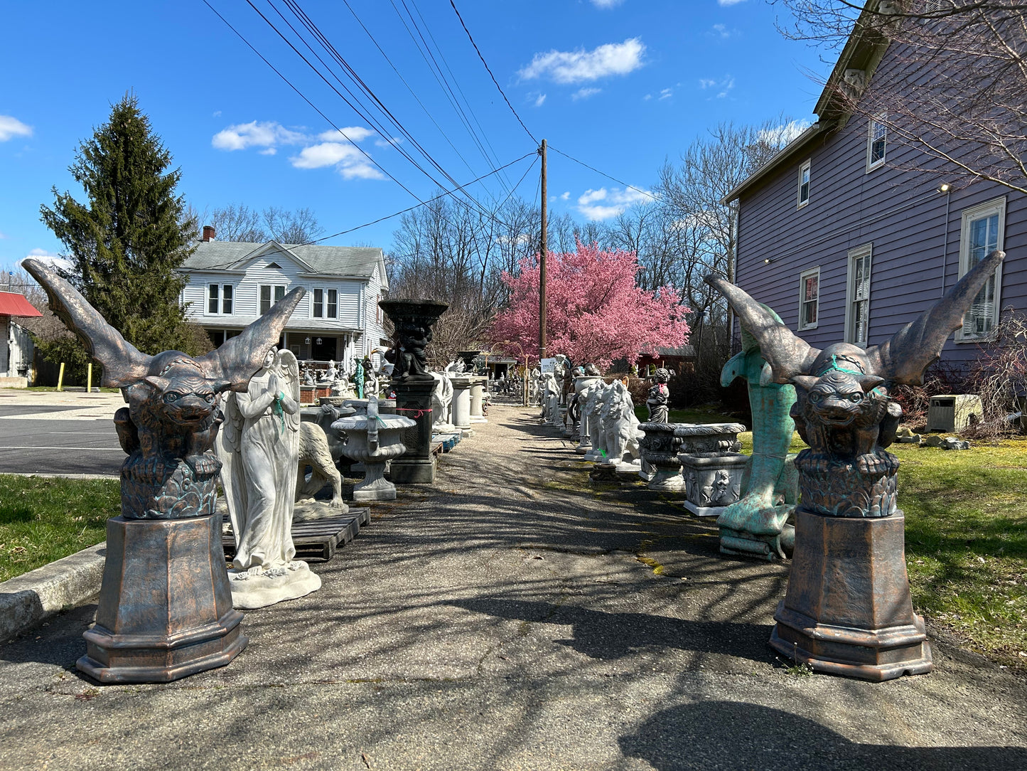 Delray Gargoyle w/ Pedestal Set