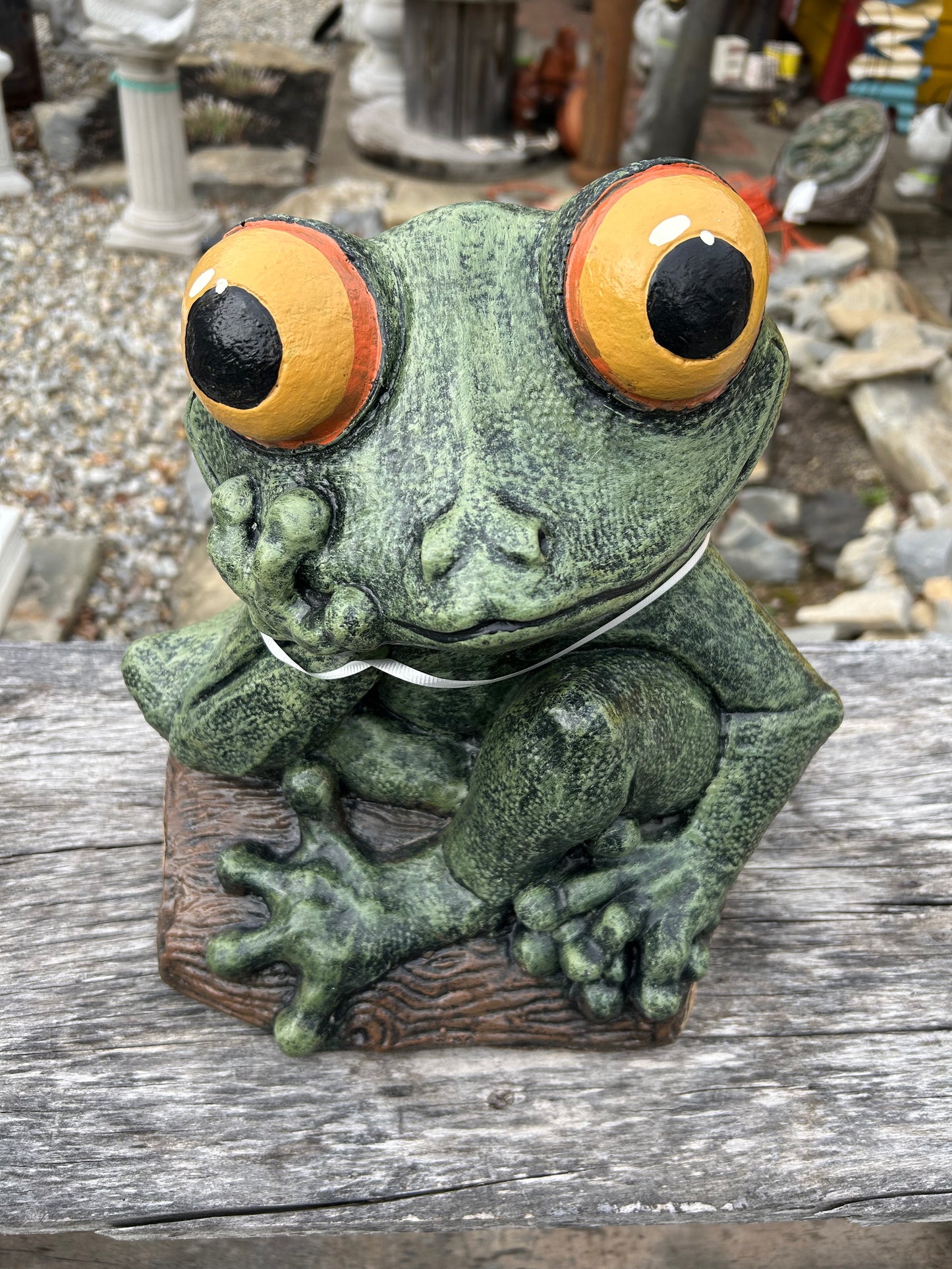 Big Eyed Frog Statue