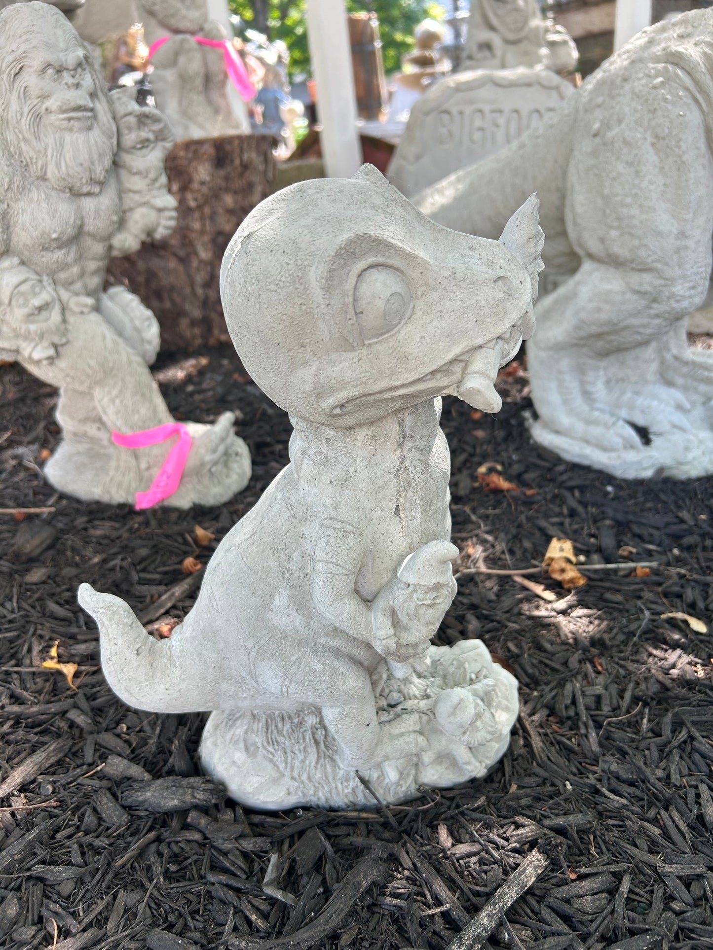 Dino vs Gnomes