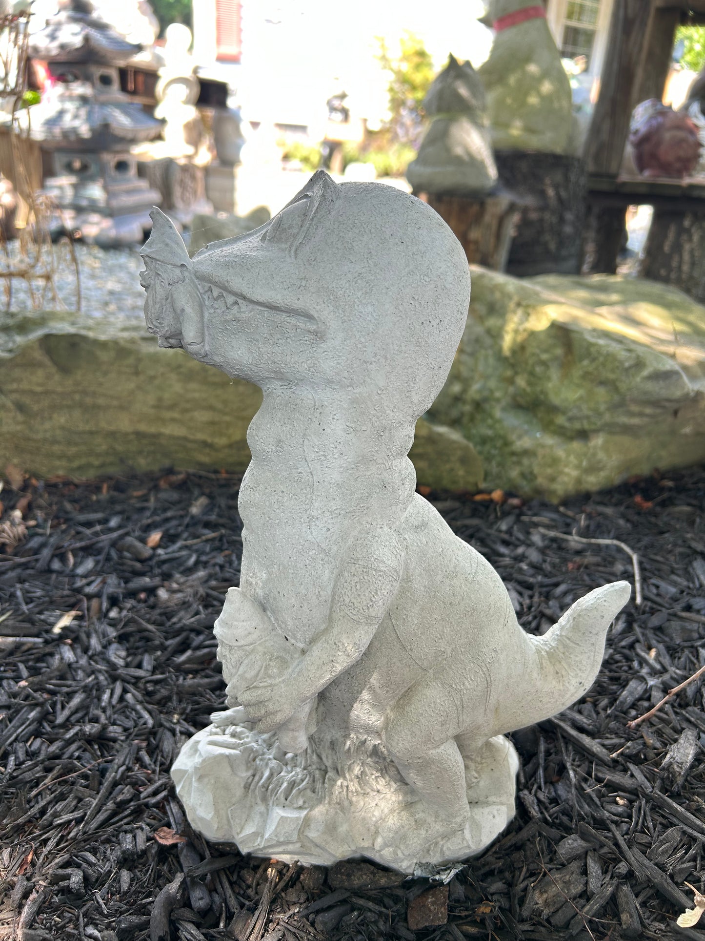 Dino vs Gnomes