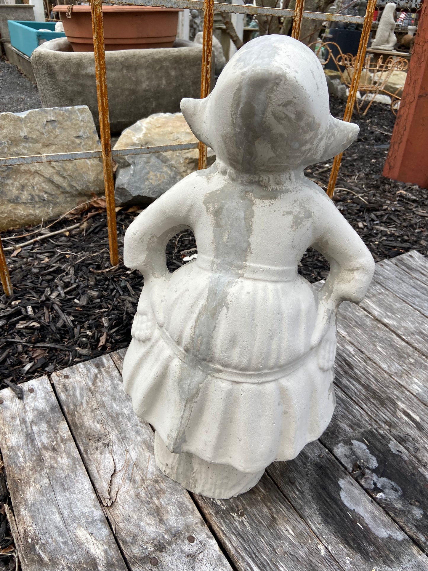 Large Dutch Boy and Dutch Girl Kissing Set