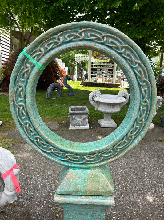 Celtic Ring with Pedestal