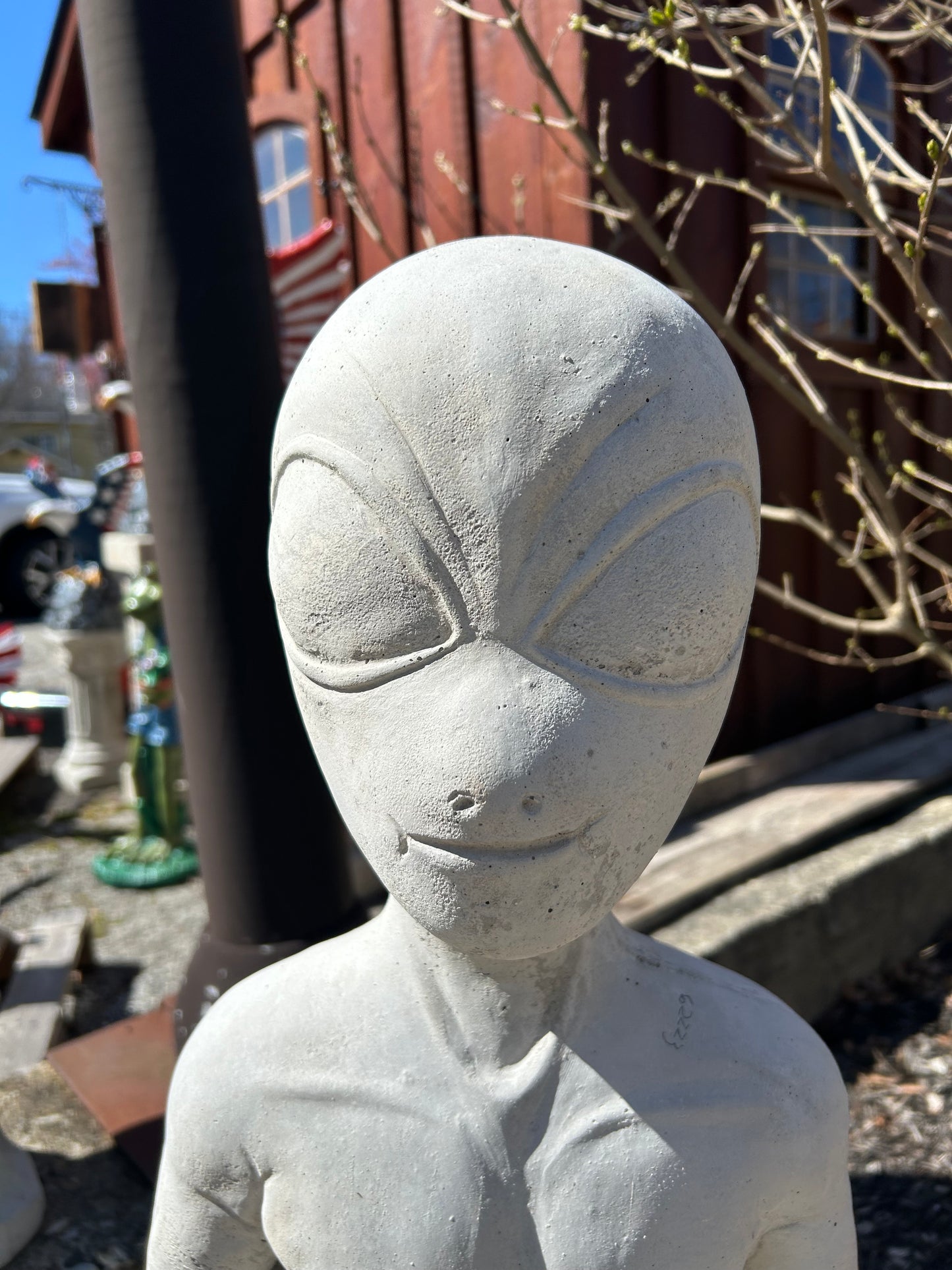 Standing Alien