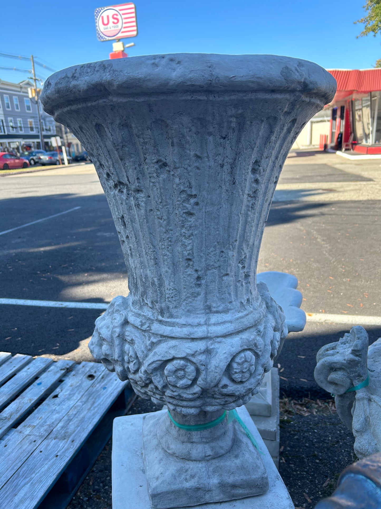 Medium Lion Planter