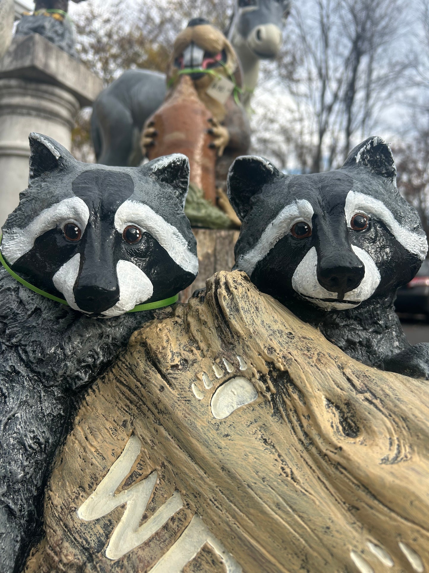 The 3 Raccoon’s Welcome Statue