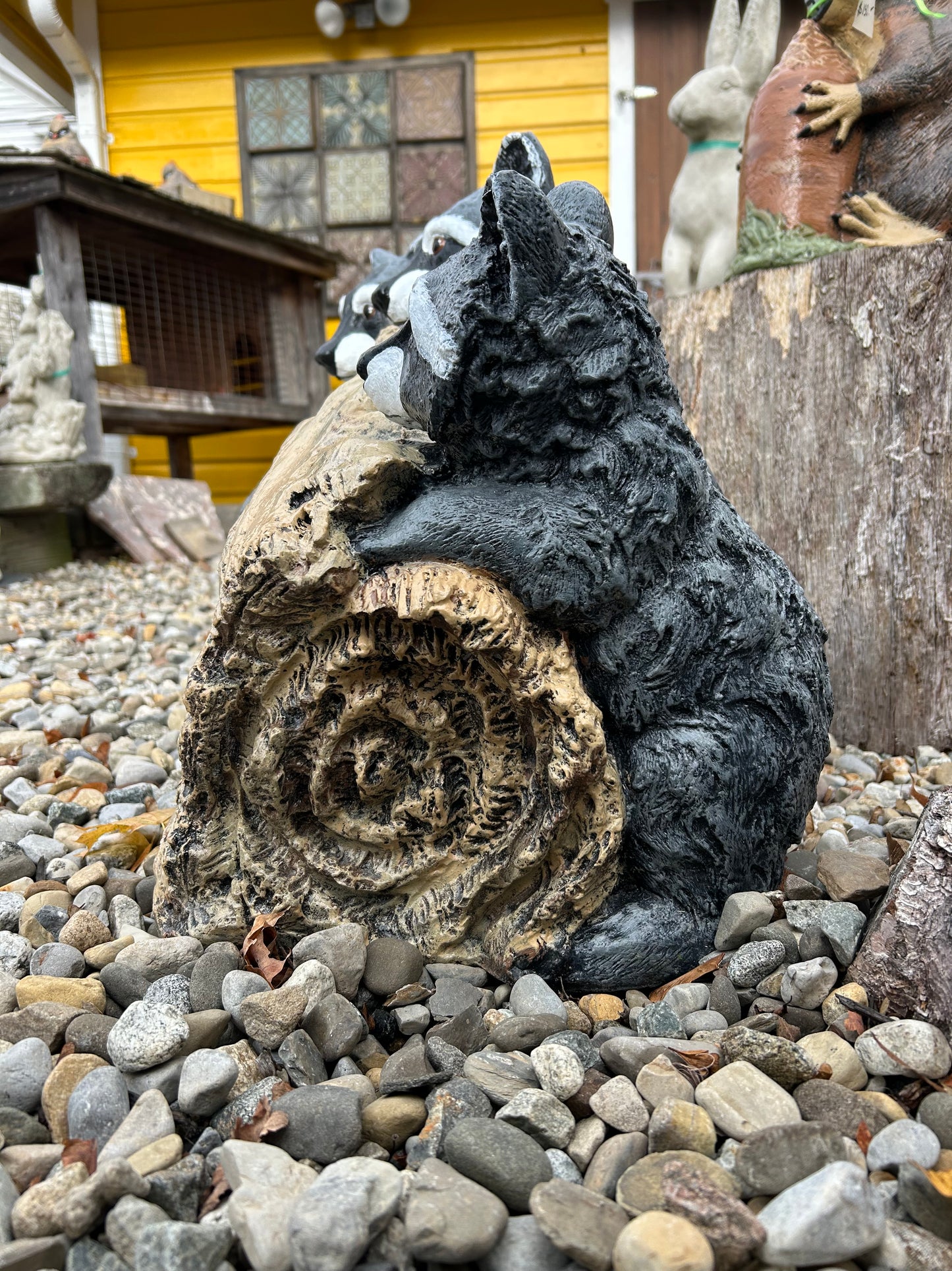 The 3 Raccoon’s Welcome Statue