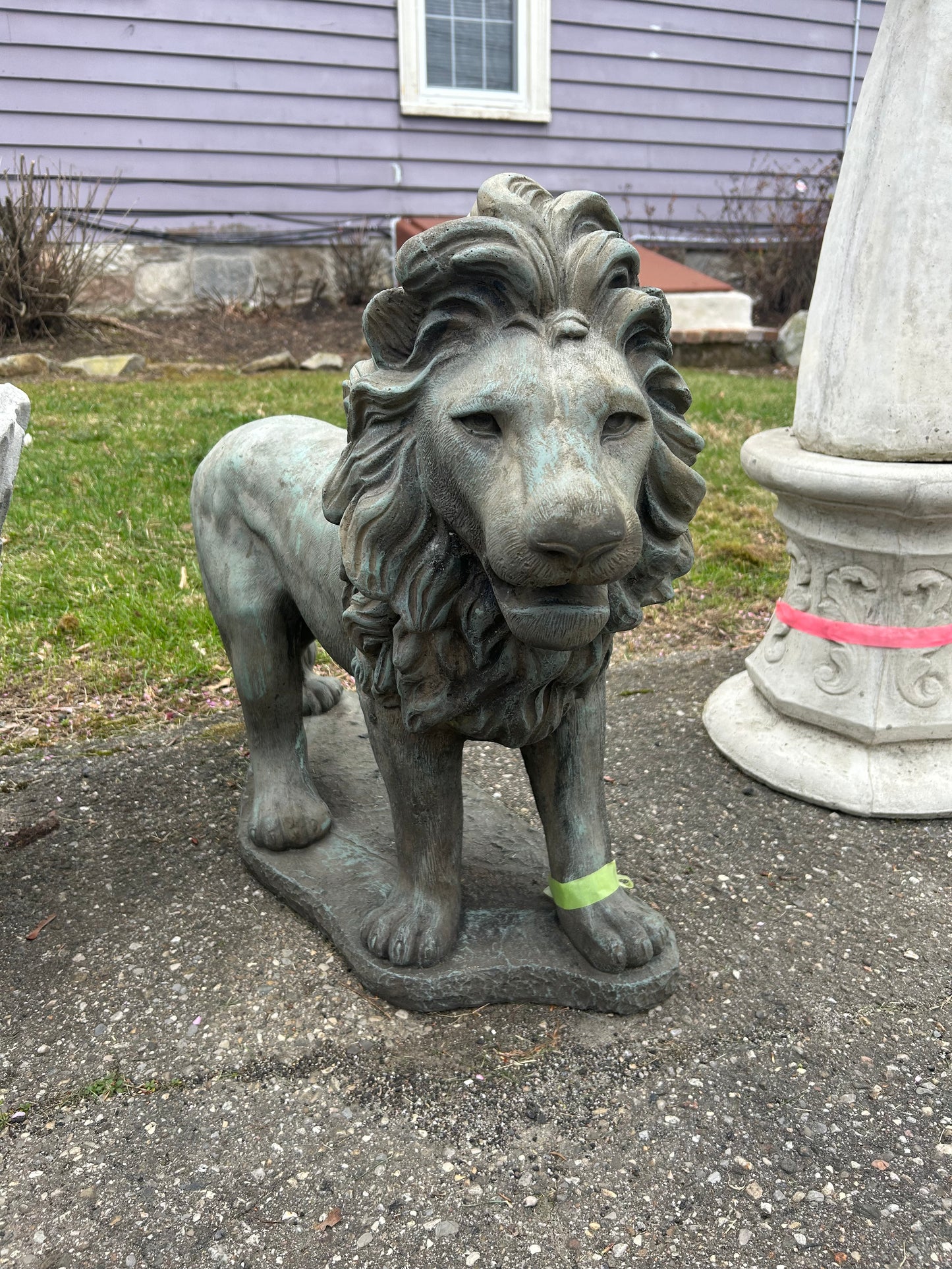 Walking Lions (Set Left/Right)