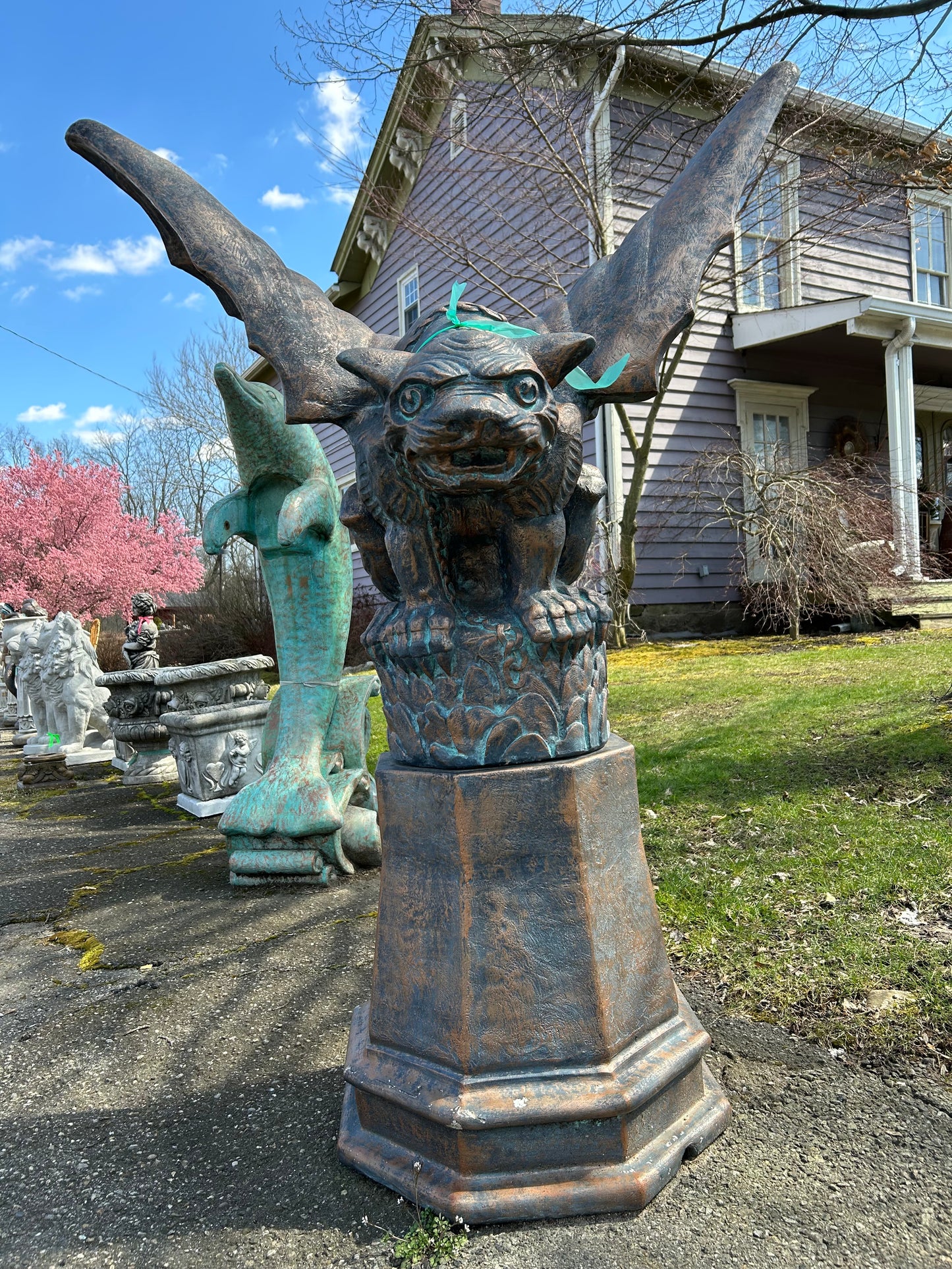 Delray Gargoyle w/ Pedestal Set