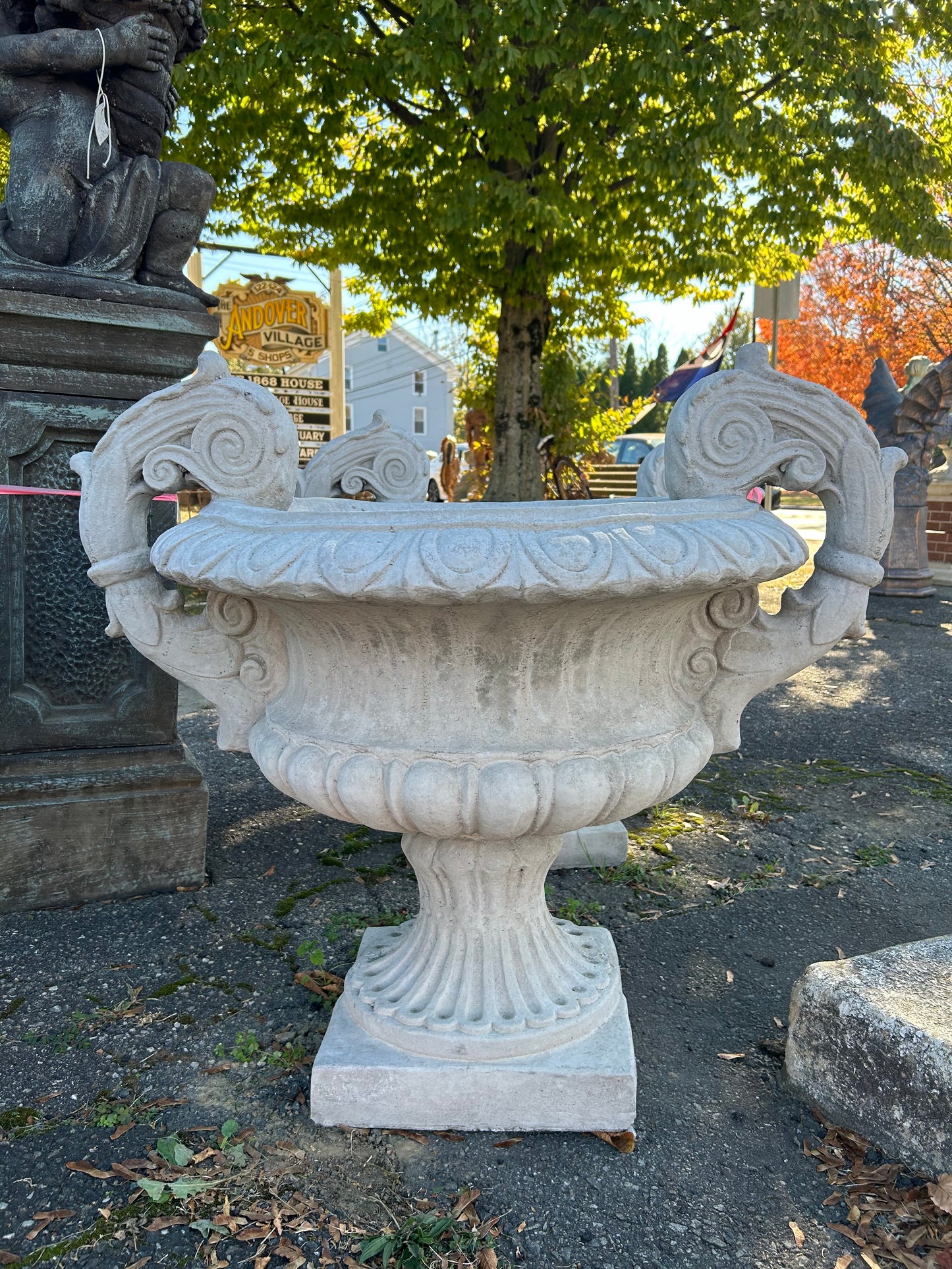 Grande Victorian Estate Planter