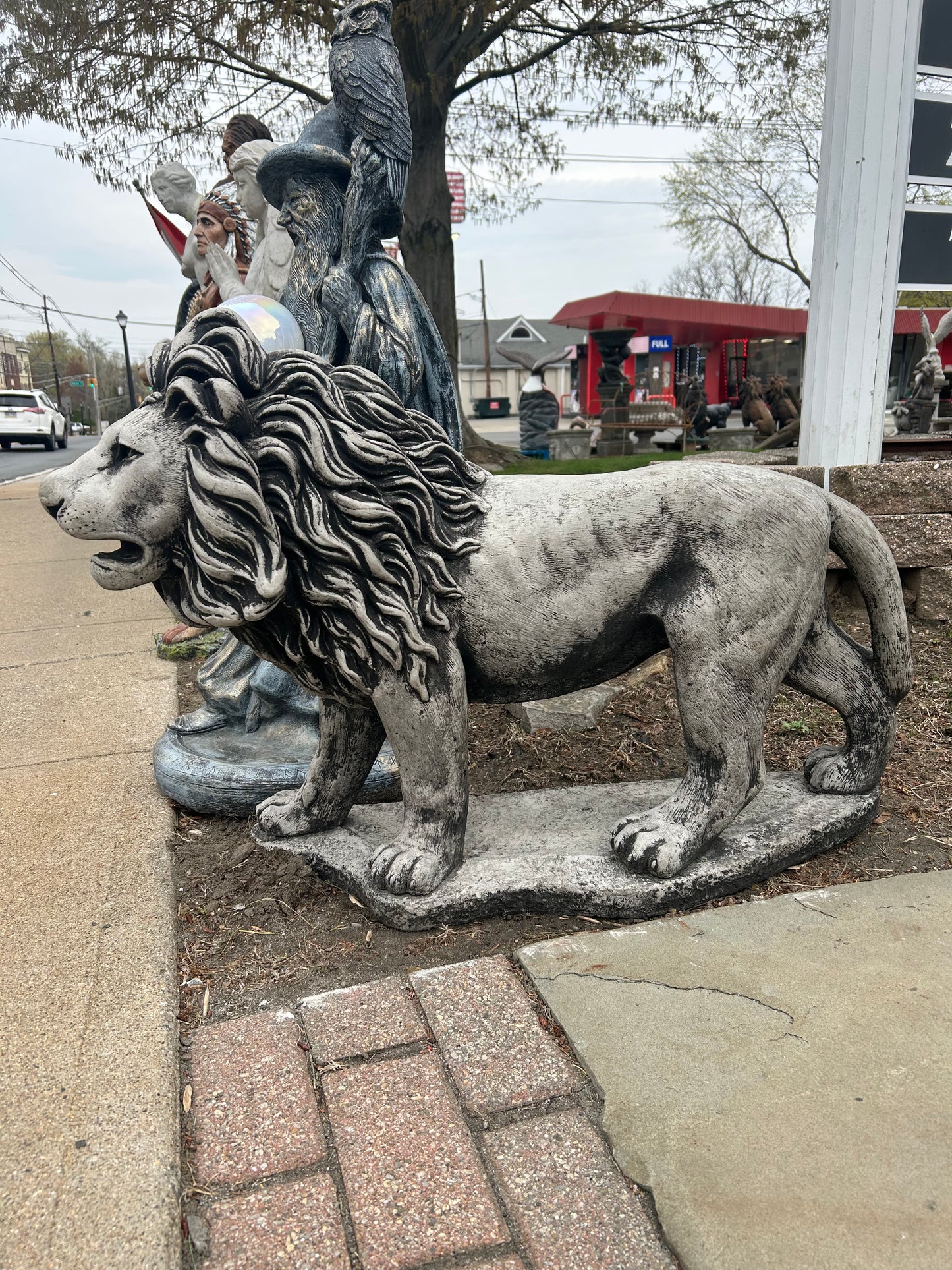 Walking Lions (Set Left/Right)