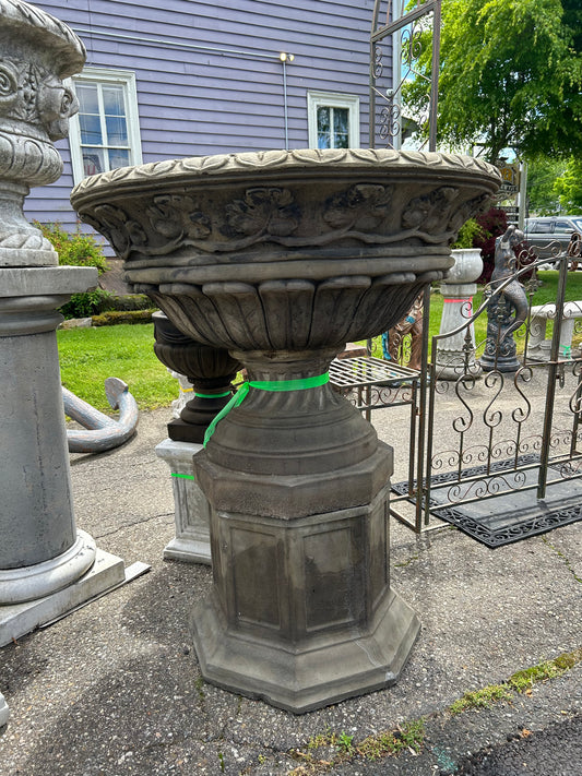 Round Garland Planter with Pedestal