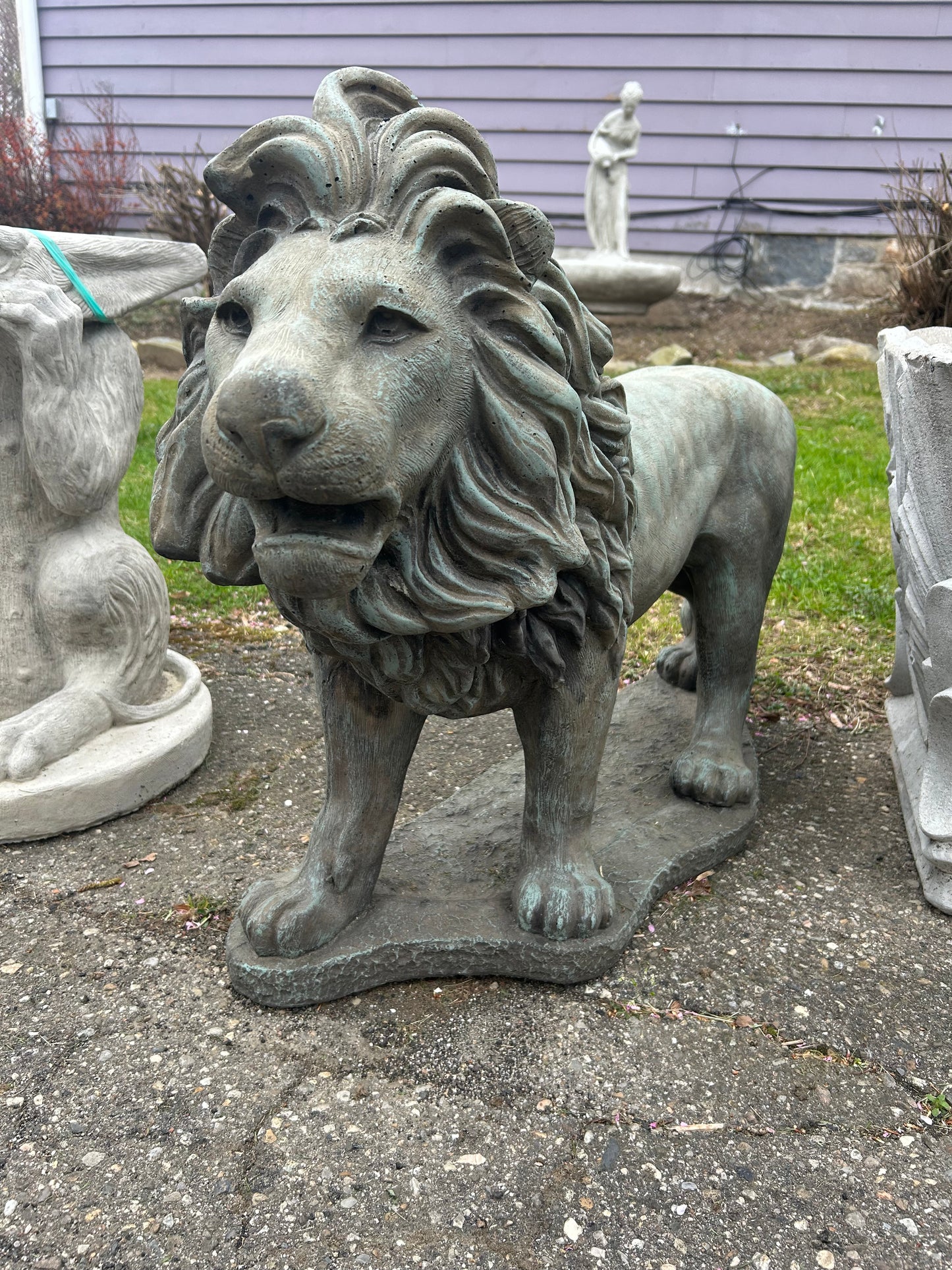 Walking Lions (Set Left/Right)