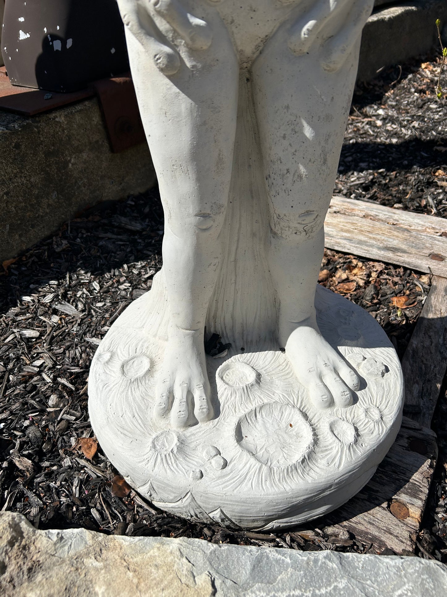 Standing Alien