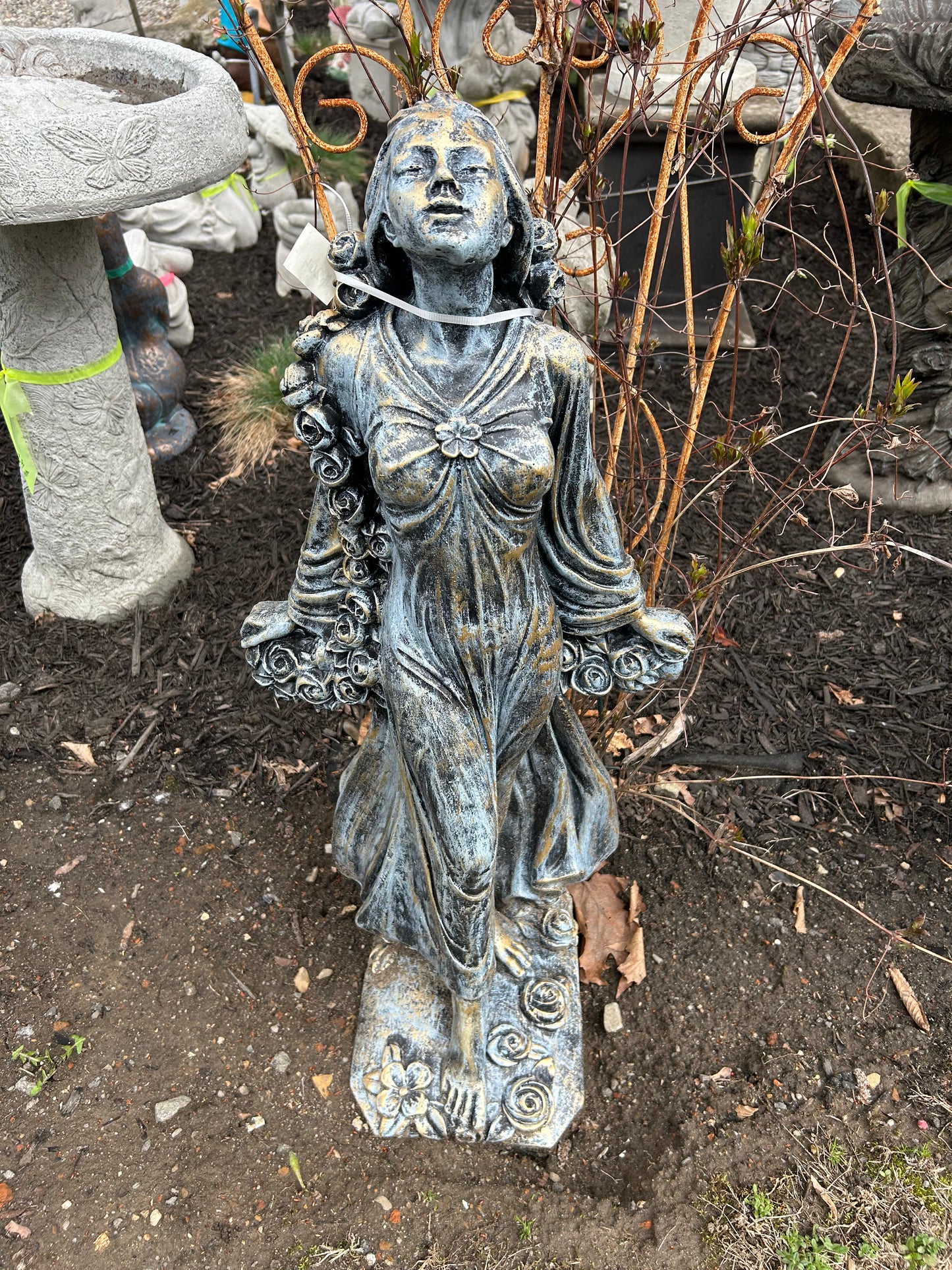 Bella Statue