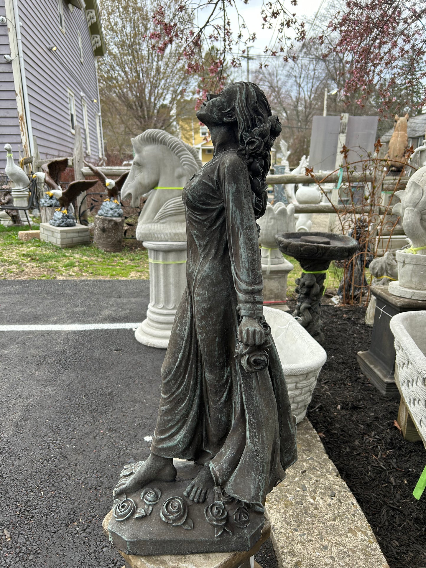 Bella Statue