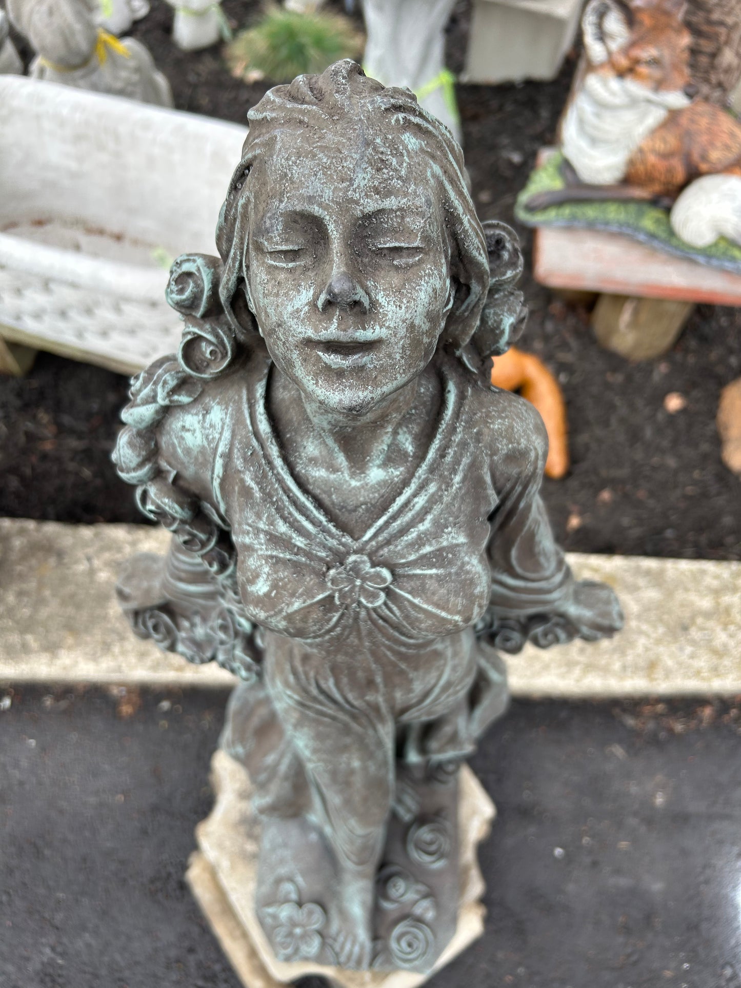 Bella Statue