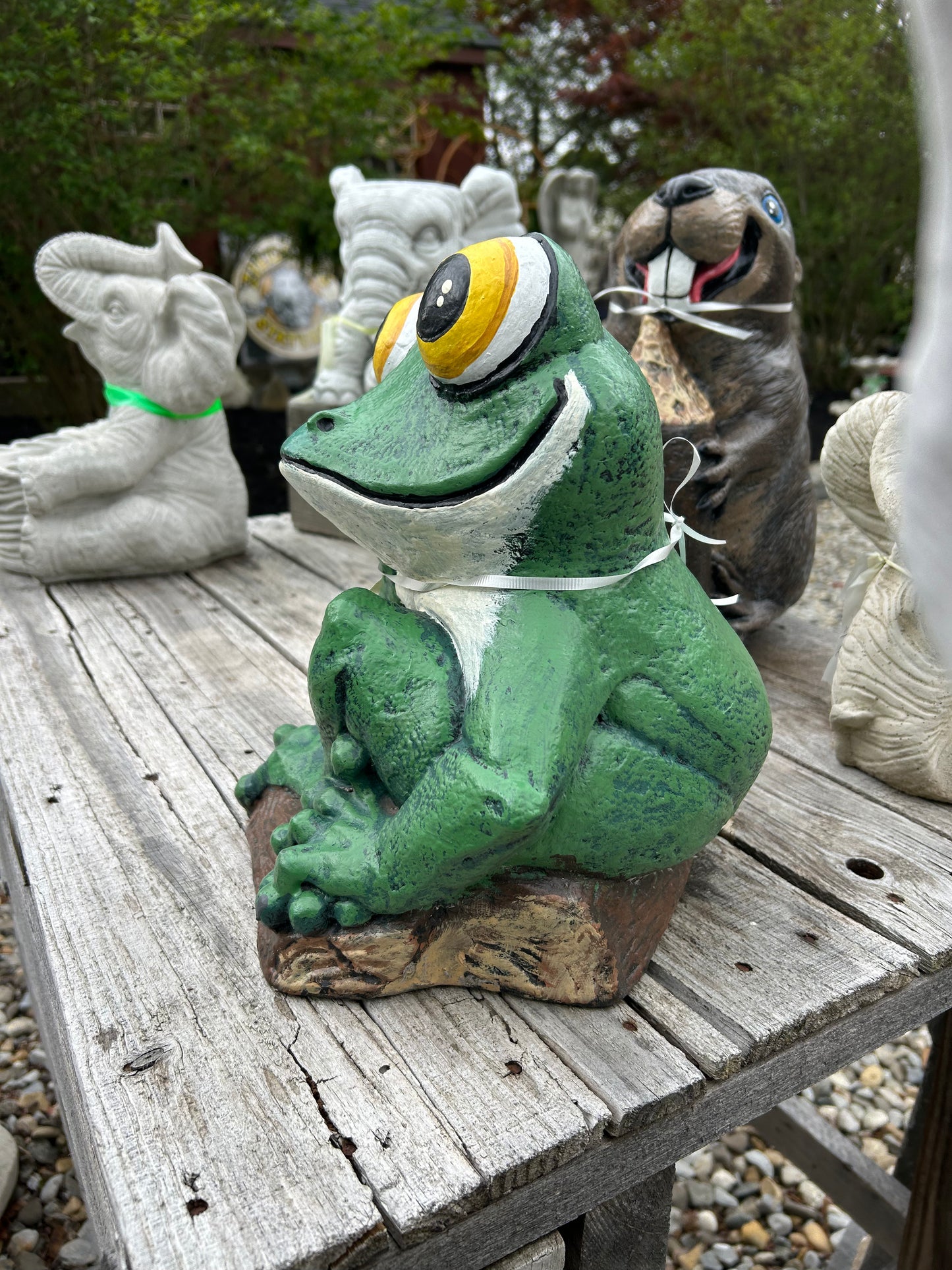 Big Eyed Frog Statue