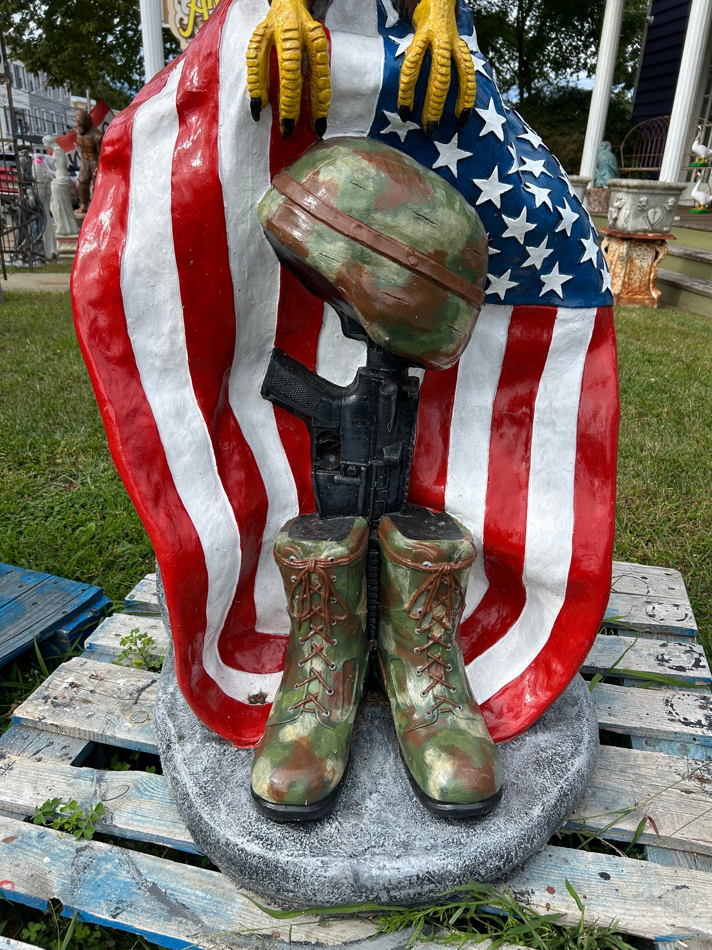 X-Lrg Eagle with Flag and Battle Cross