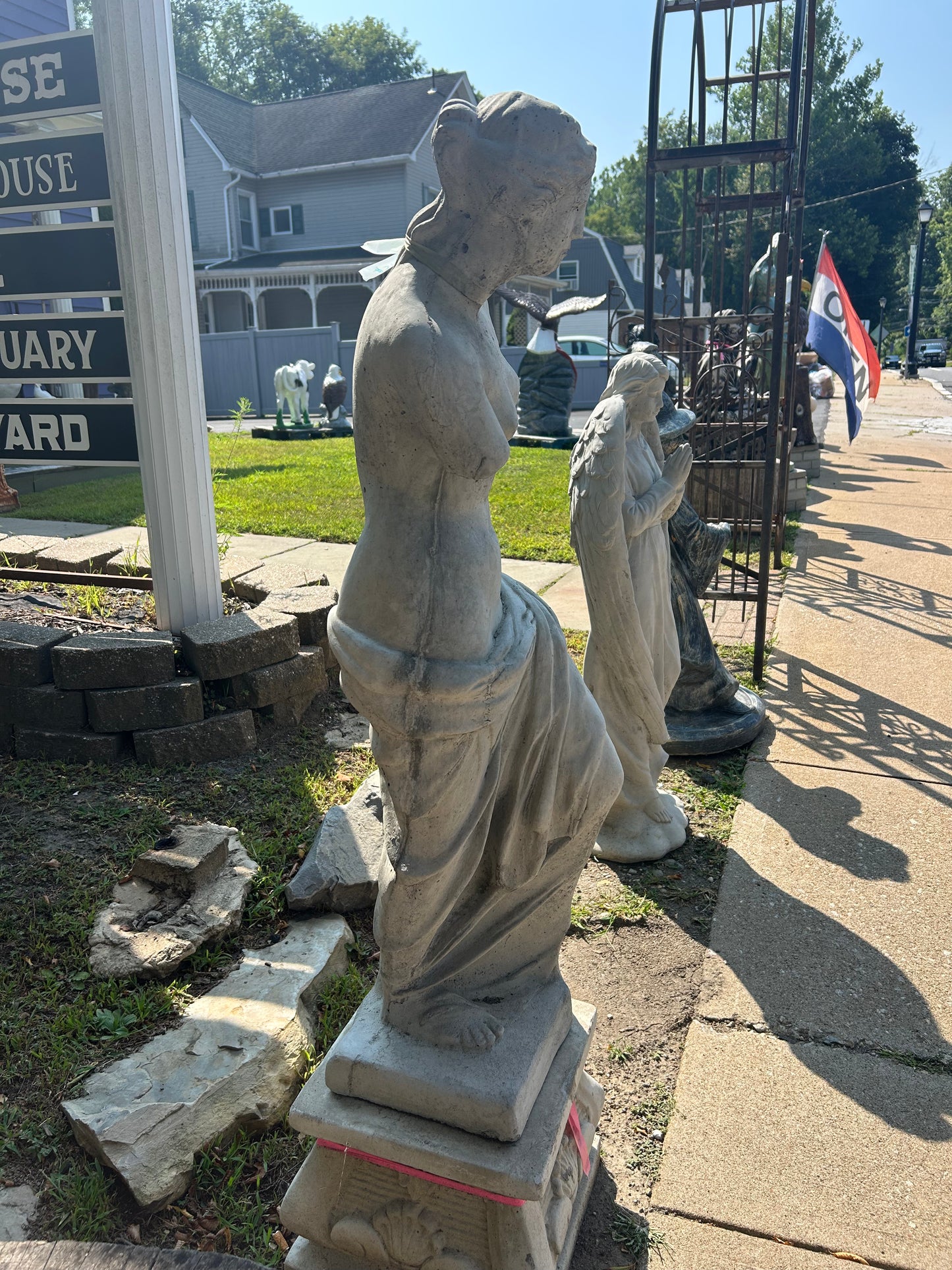 Large Venus Concrete Statue