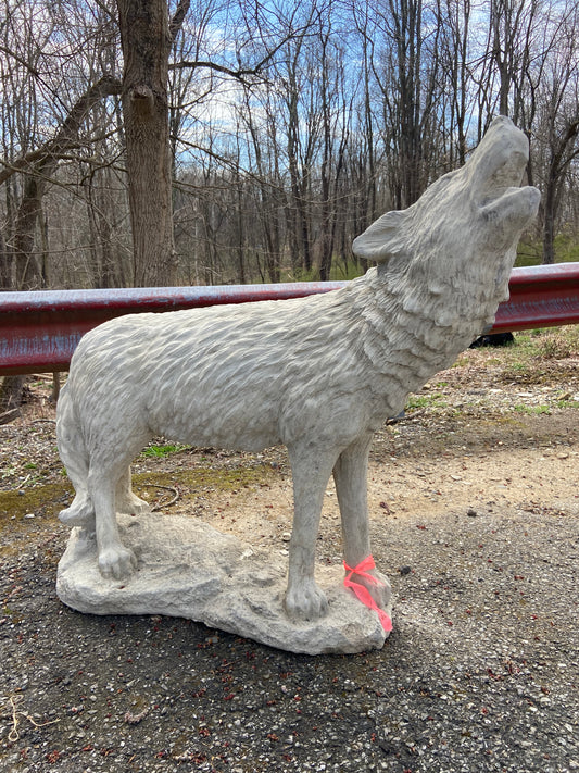 Howling Wolf