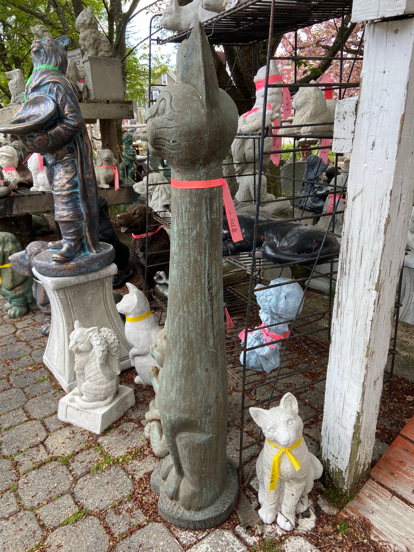 AristoCat Statue
