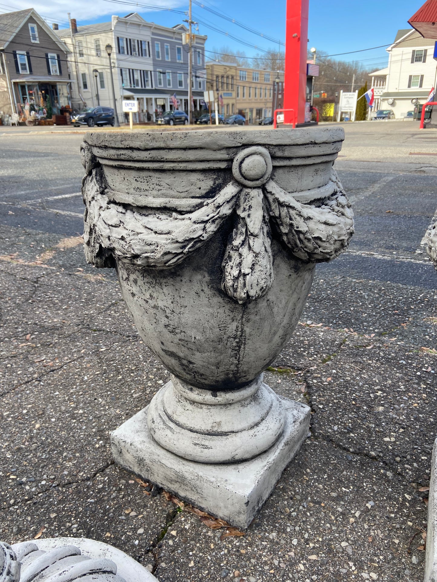 2-Piece Estate Planter